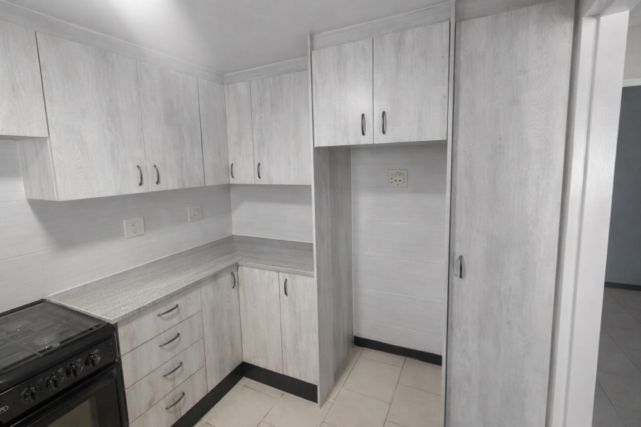 To Let 2 Bedroom Property for Rent in Silverfields Gauteng