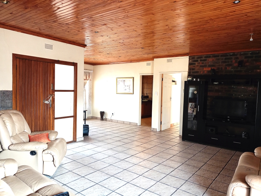 4 Bedroom Property for Sale in Three Rivers Gauteng