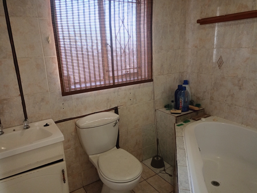 4 Bedroom Property for Sale in Three Rivers Gauteng