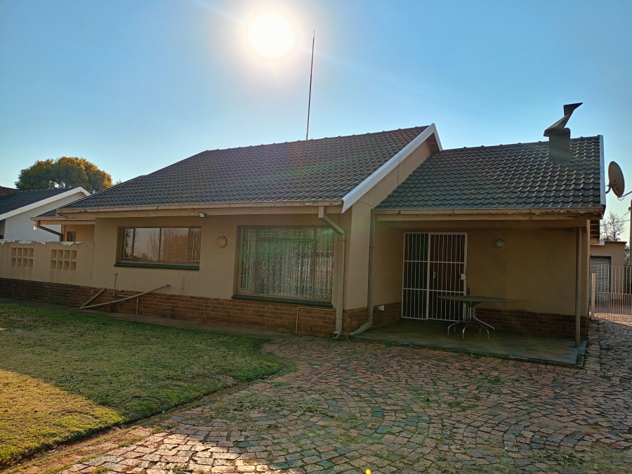 4 Bedroom Property for Sale in Three Rivers Gauteng
