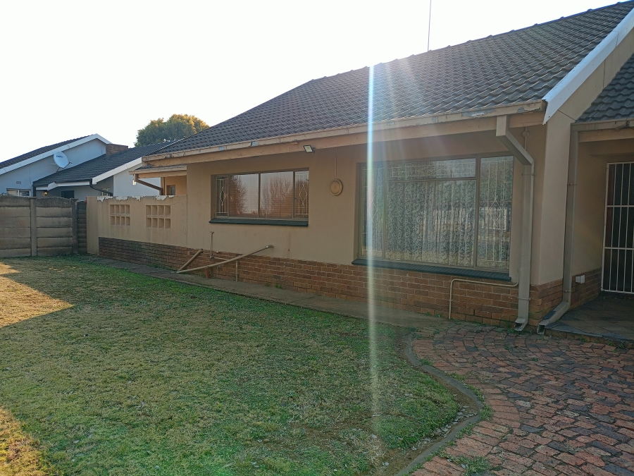4 Bedroom Property for Sale in Three Rivers Gauteng
