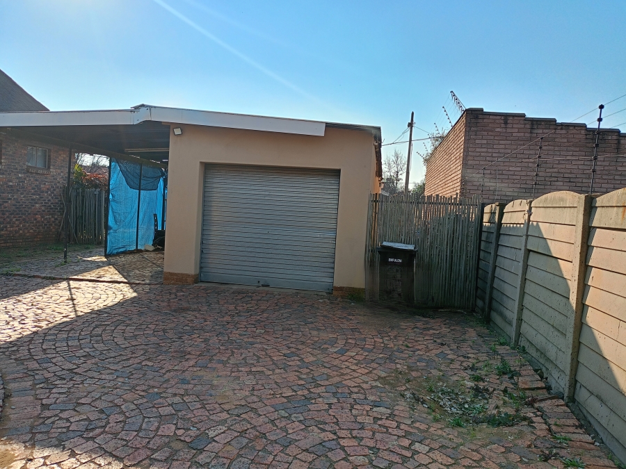 4 Bedroom Property for Sale in Three Rivers Gauteng