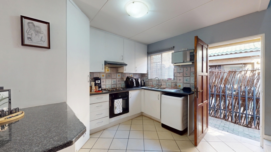2 Bedroom Property for Sale in Norton Home Estate AH Gauteng