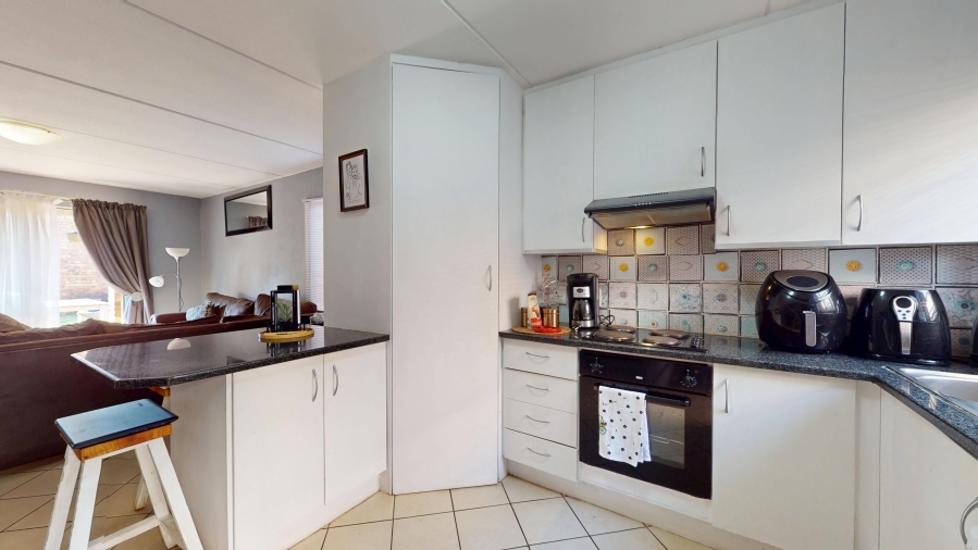 2 Bedroom Property for Sale in Norton Home Estate AH Gauteng