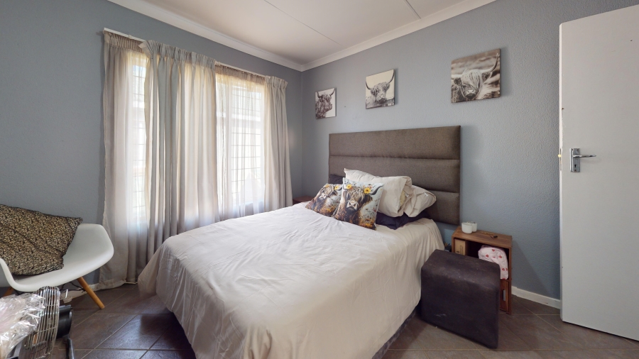 2 Bedroom Property for Sale in Norton Home Estate AH Gauteng