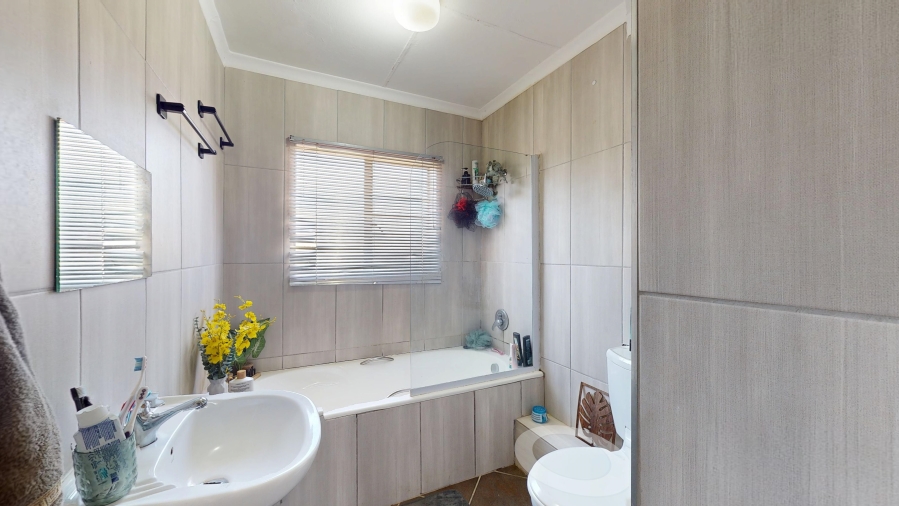 2 Bedroom Property for Sale in Norton Home Estate AH Gauteng