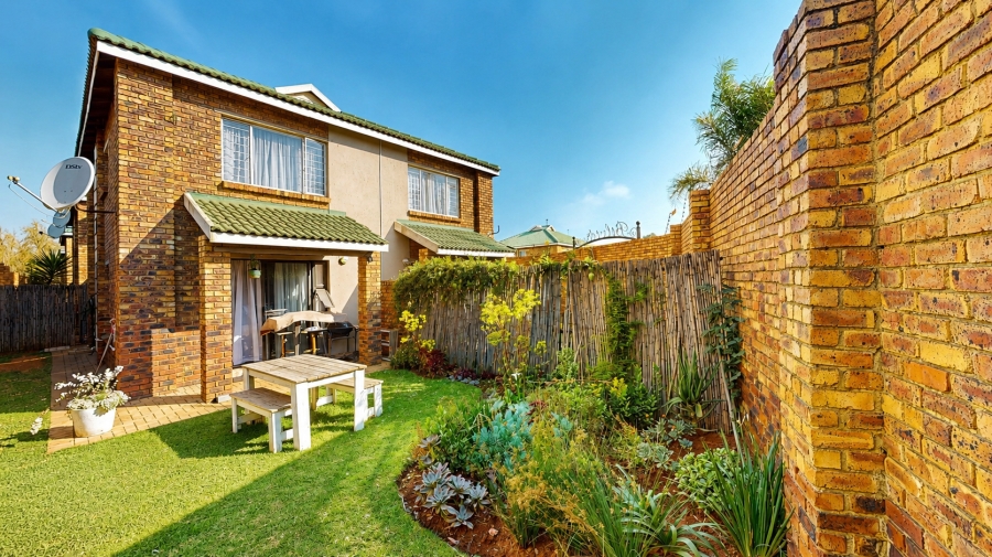 2 Bedroom Property for Sale in Norton Home Estate AH Gauteng