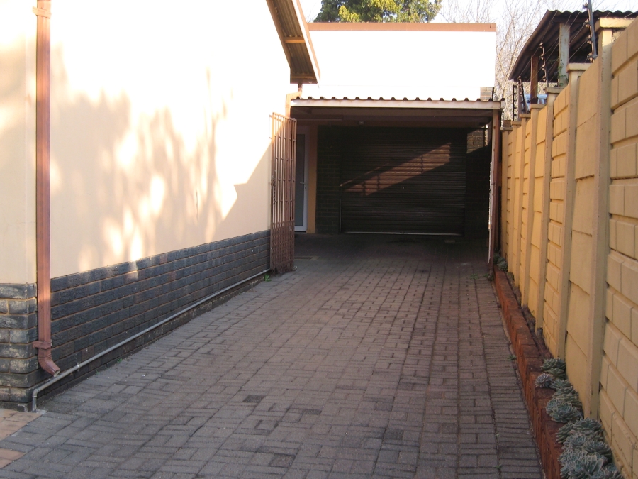 3 Bedroom Property for Sale in Kilner Park Gauteng