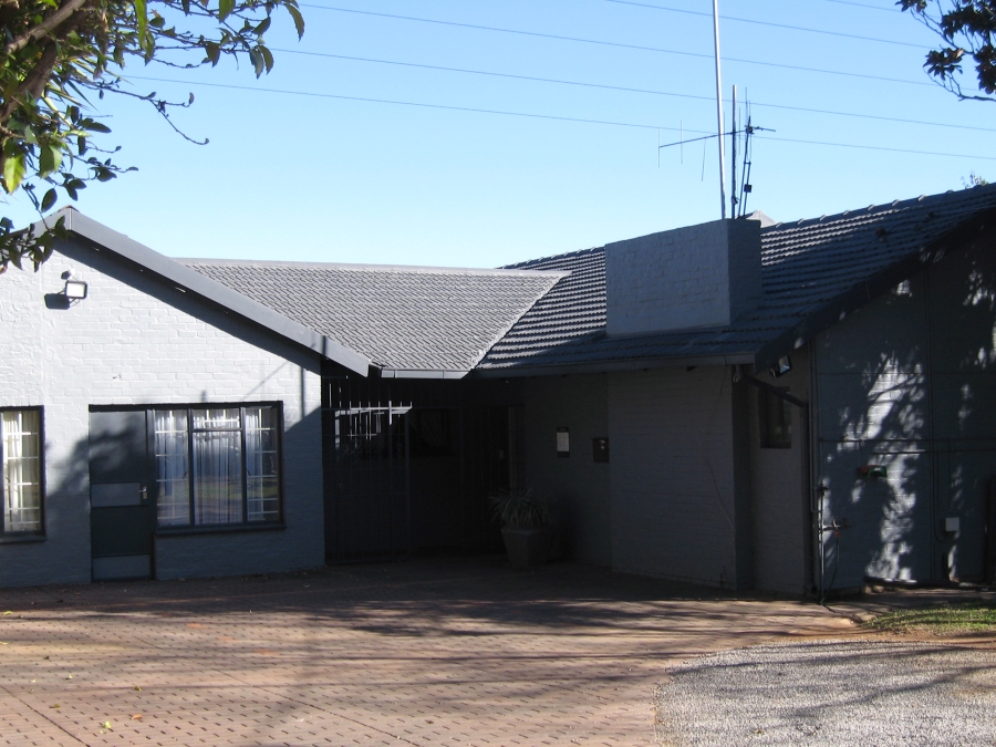 6 Bedroom Property for Sale in Kilner Park Gauteng