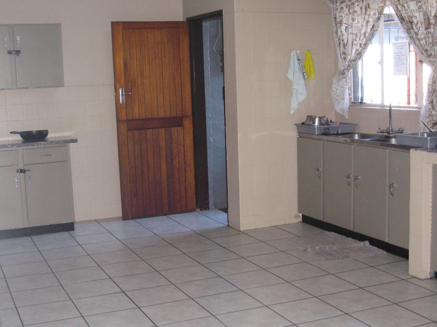 6 Bedroom Property for Sale in Kilner Park Gauteng