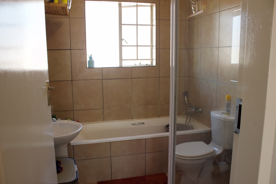 3 Bedroom Property for Sale in Glen Marais Gauteng