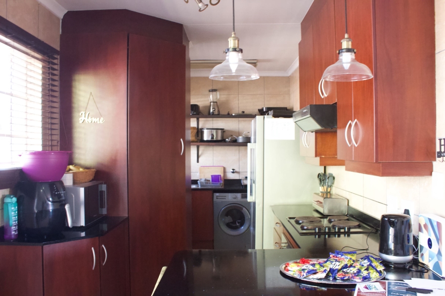3 Bedroom Property for Sale in Glen Marais Gauteng