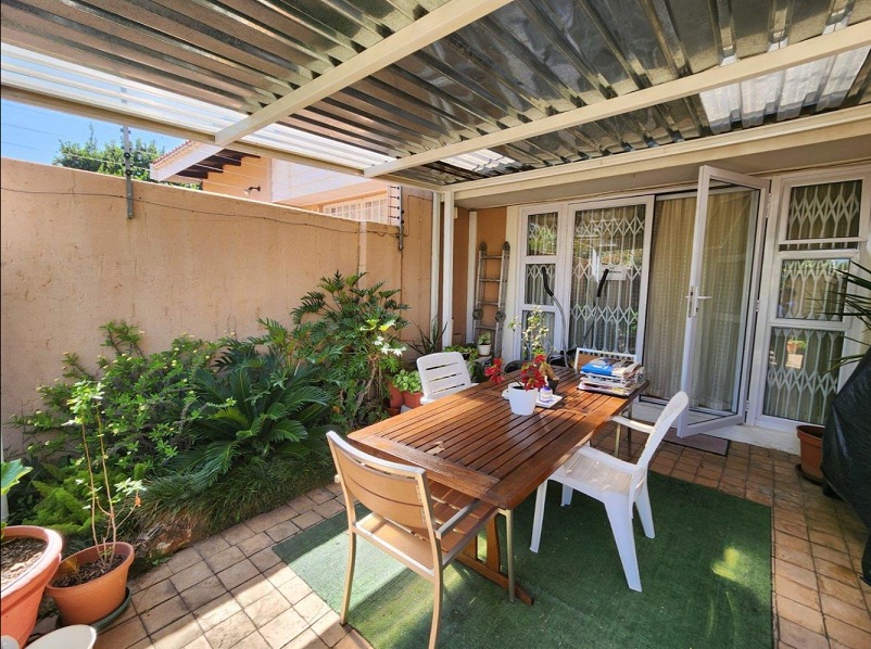 2 Bedroom Property for Sale in Woodmead Gauteng