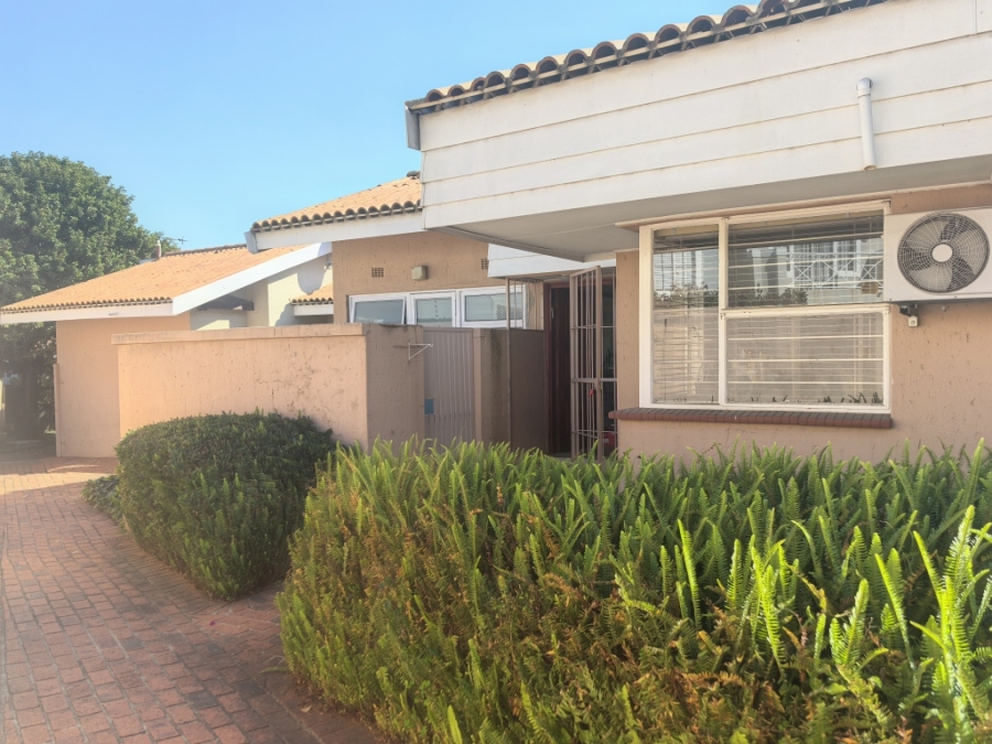 2 Bedroom Property for Sale in Woodmead Gauteng