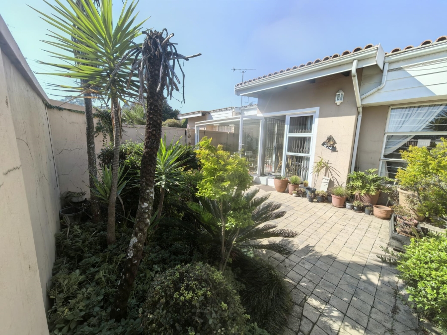 2 Bedroom Property for Sale in Woodmead Gauteng