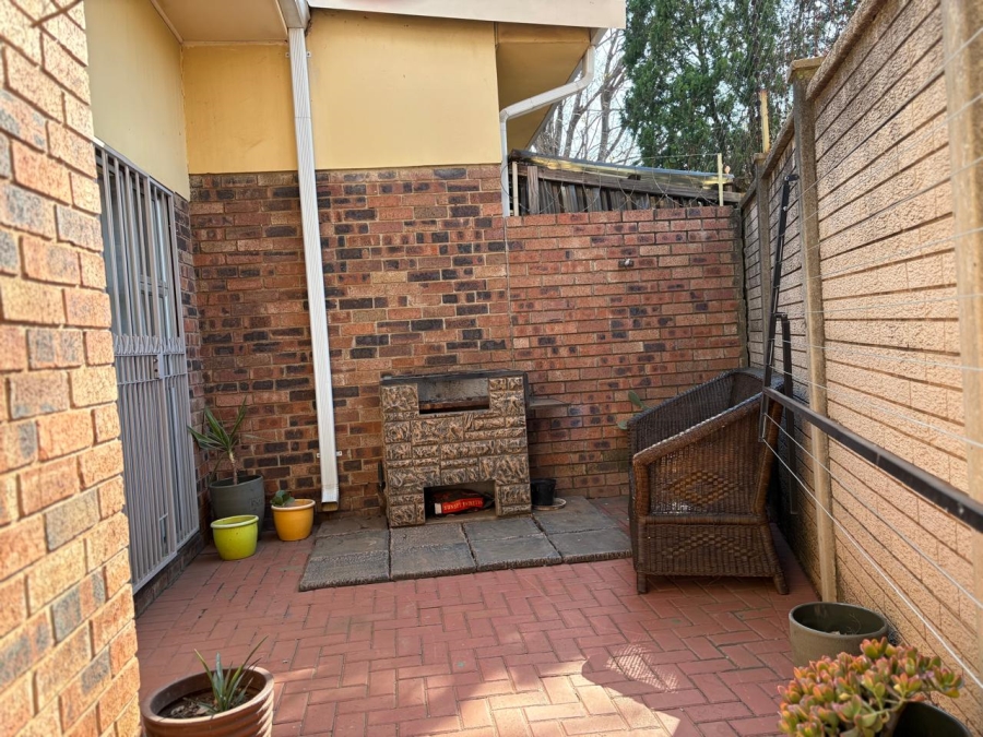 2 Bedroom Property for Sale in Vanderbijlpark Cw 6 Gauteng