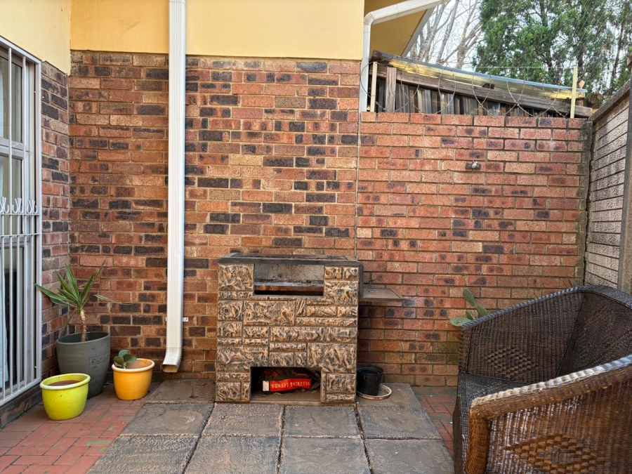 2 Bedroom Property for Sale in Vanderbijlpark Cw 6 Gauteng