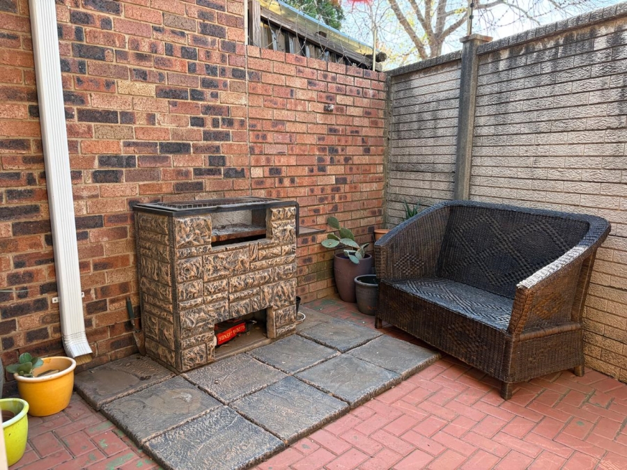 2 Bedroom Property for Sale in Vanderbijlpark Cw 6 Gauteng