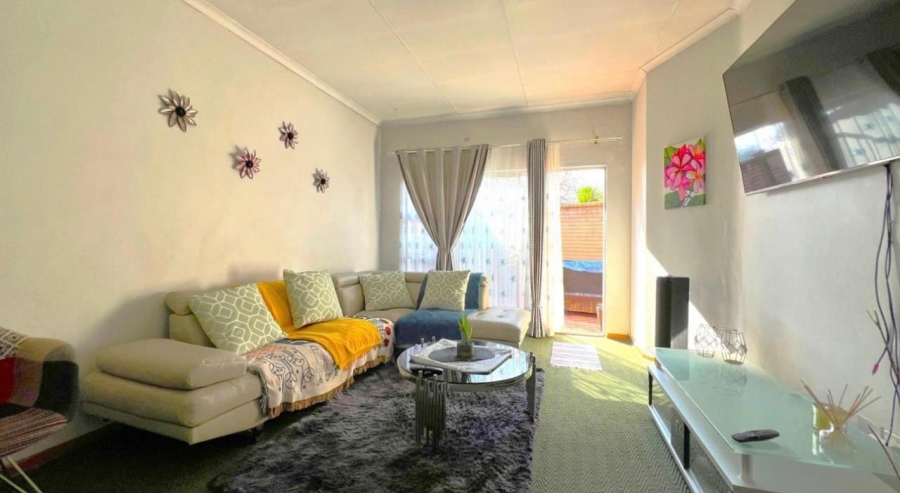 2 Bedroom Property for Sale in Vanderbijlpark Cw 6 Gauteng