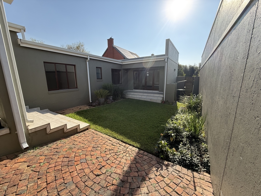 To Let 3 Bedroom Property for Rent in Heritage Hill Gauteng