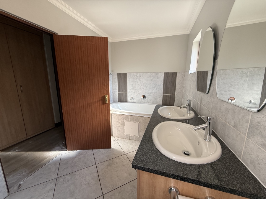 To Let 3 Bedroom Property for Rent in Heritage Hill Gauteng