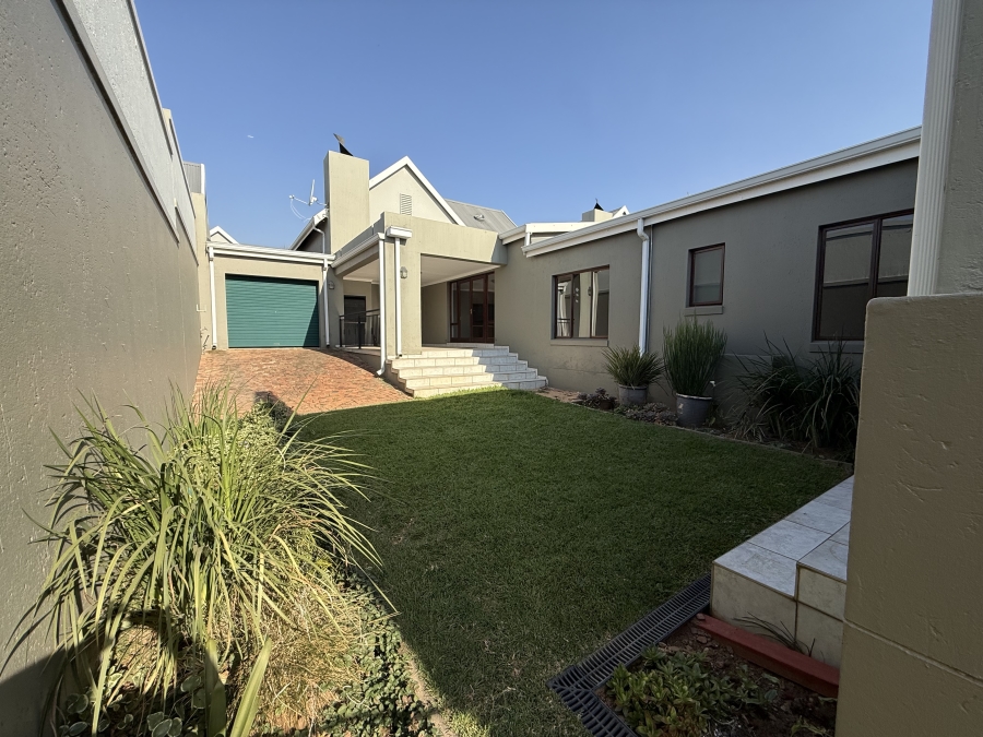 To Let 3 Bedroom Property for Rent in Heritage Hill Gauteng