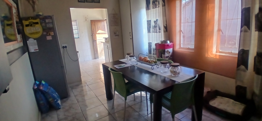 4 Bedroom Property for Sale in General Albertspark Gauteng