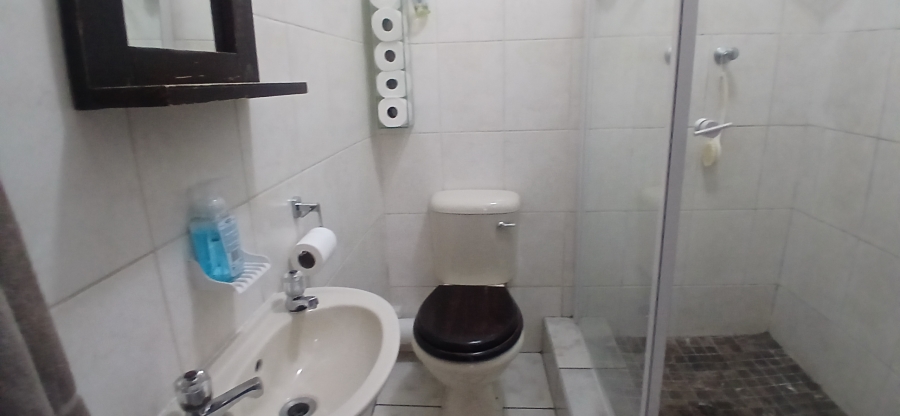 4 Bedroom Property for Sale in General Albertspark Gauteng