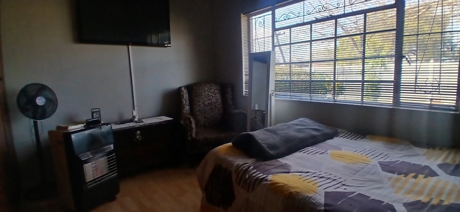 4 Bedroom Property for Sale in General Albertspark Gauteng