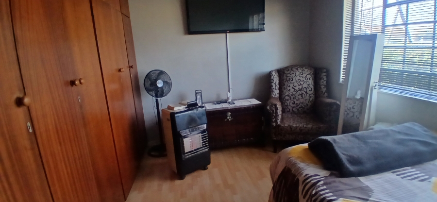 4 Bedroom Property for Sale in General Albertspark Gauteng