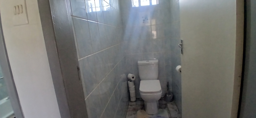 4 Bedroom Property for Sale in General Albertspark Gauteng