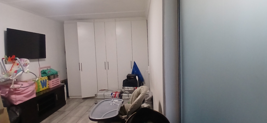 4 Bedroom Property for Sale in General Albertspark Gauteng