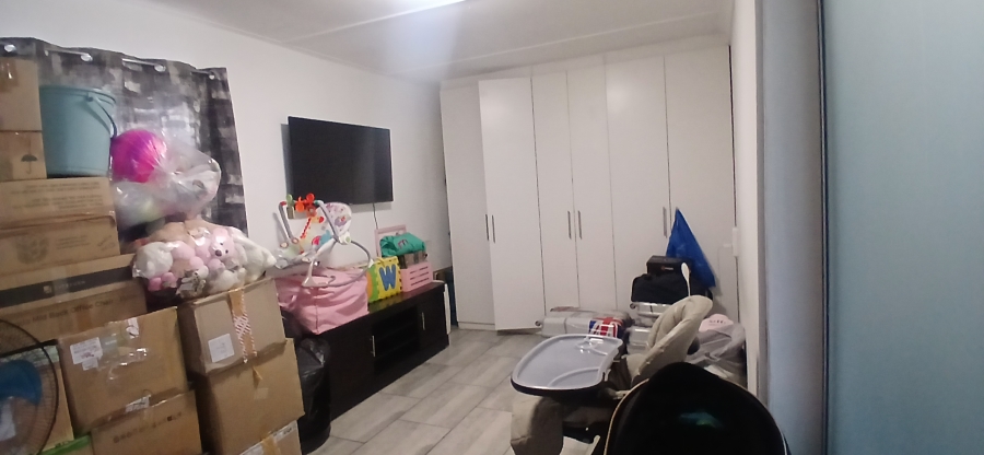 4 Bedroom Property for Sale in General Albertspark Gauteng