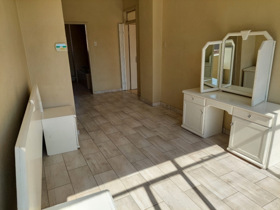 1 Bedroom Property for Sale in New Redruth Gauteng