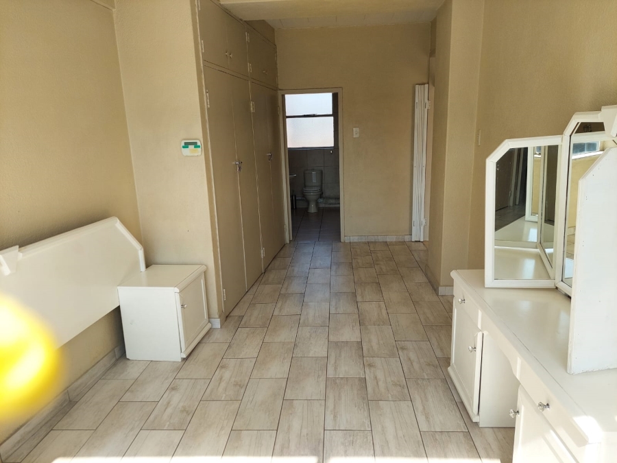 1 Bedroom Property for Sale in New Redruth Gauteng