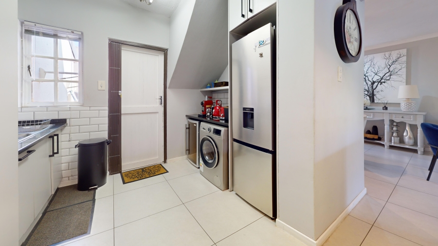 3 Bedroom Property for Sale in Glen Marais Gauteng