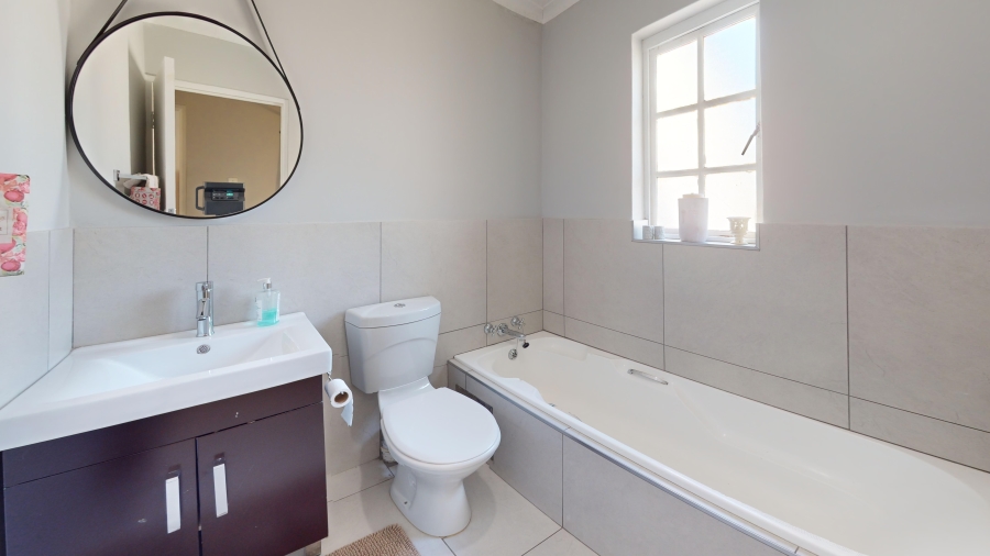 3 Bedroom Property for Sale in Glen Marais Gauteng