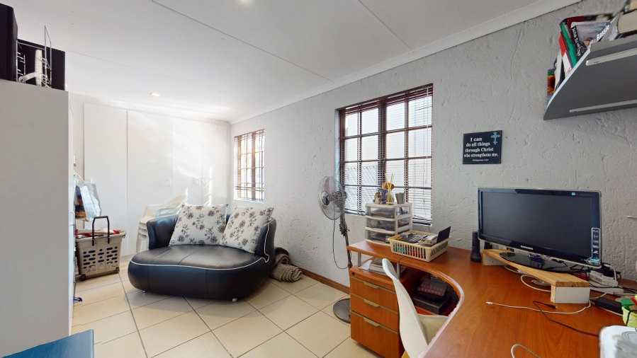 3 Bedroom Property for Sale in Glen Marais Gauteng