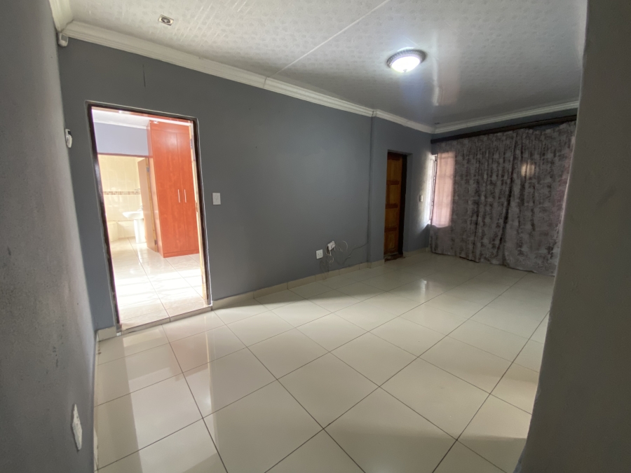 3 Bedroom Property for Sale in Lotus Gardens Gauteng