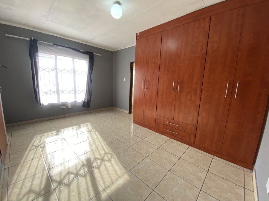 3 Bedroom Property for Sale in Lotus Gardens Gauteng