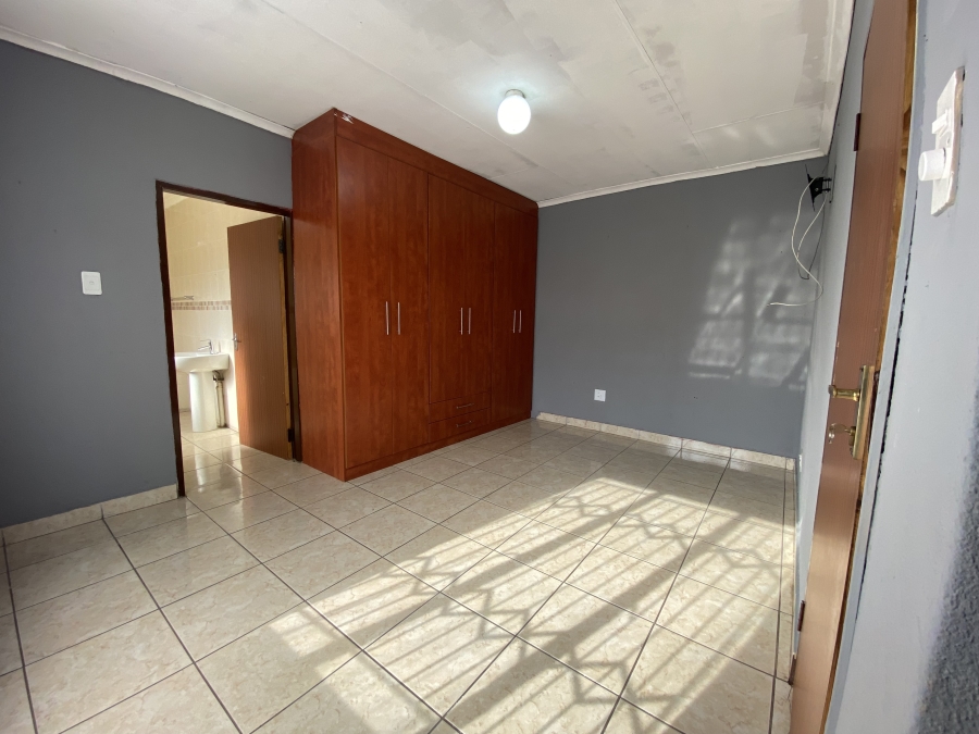 3 Bedroom Property for Sale in Lotus Gardens Gauteng