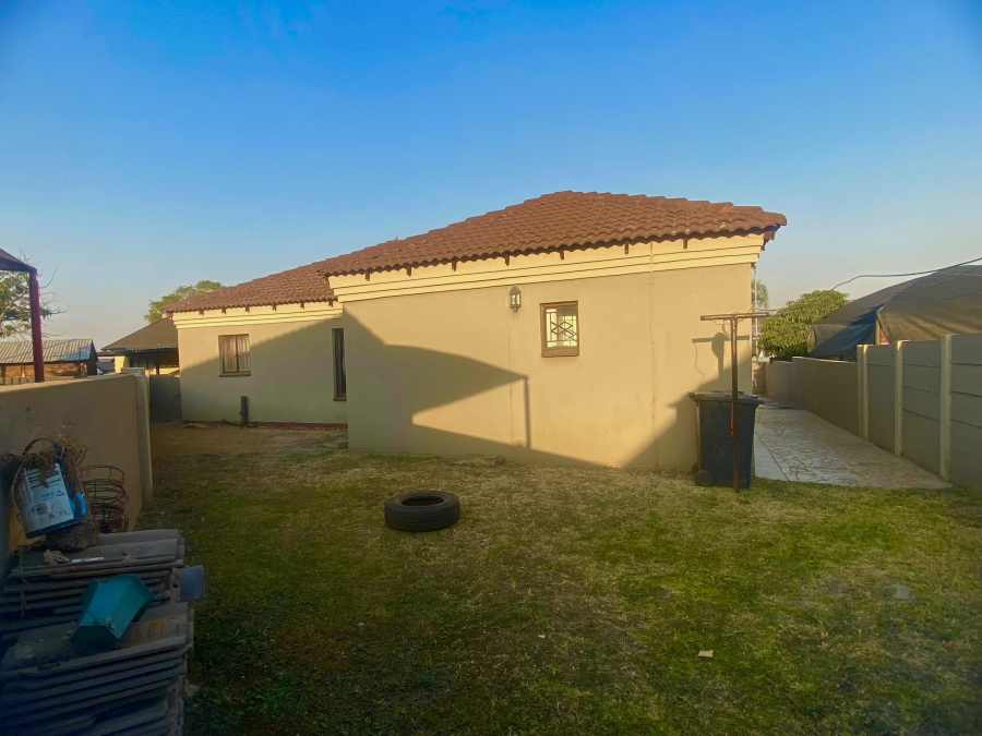 3 Bedroom Property for Sale in Lotus Gardens Gauteng