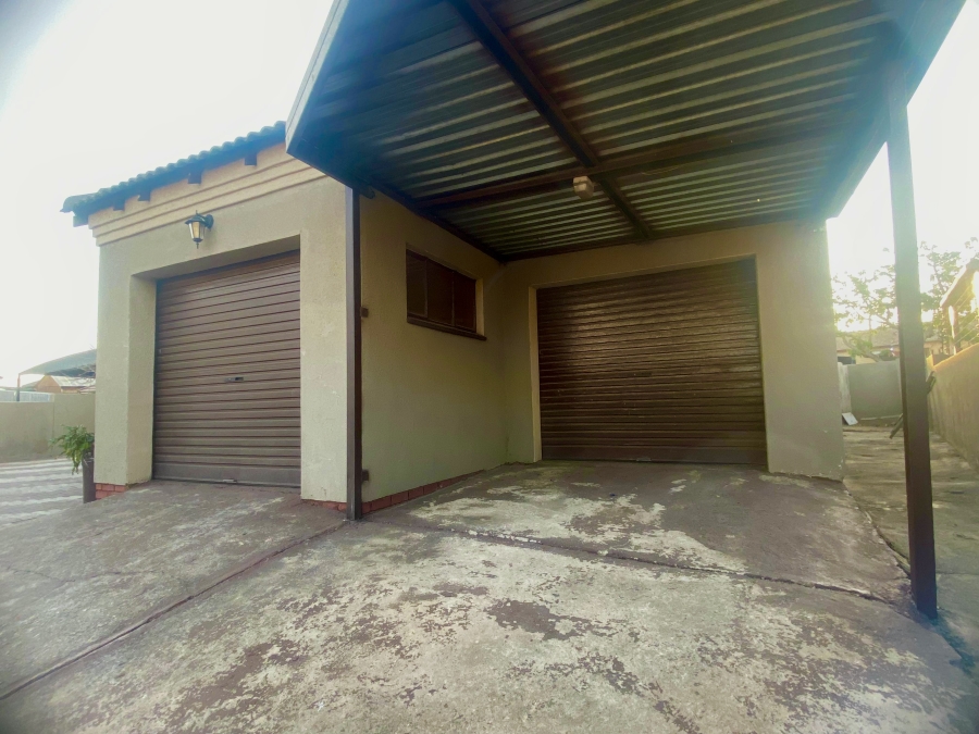 3 Bedroom Property for Sale in Lotus Gardens Gauteng