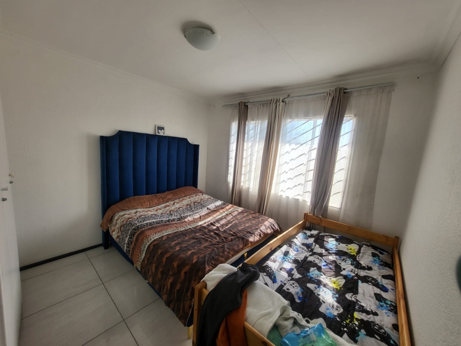 2 Bedroom Property for Sale in Linmeyer Gauteng