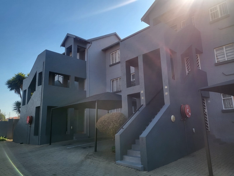 2 Bedroom Property for Sale in Linmeyer Gauteng