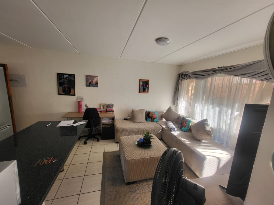2 Bedroom Property for Sale in Rosettenville Gauteng