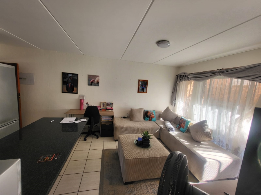 2 Bedroom Property for Sale in Rosettenville Gauteng