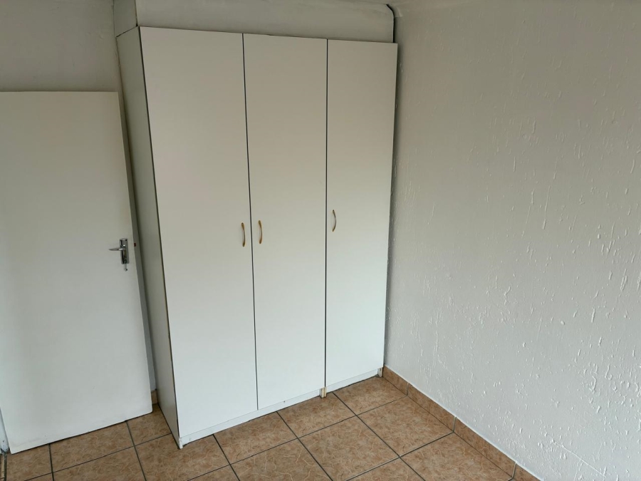 2 Bedroom Property for Sale in Meredale Gauteng