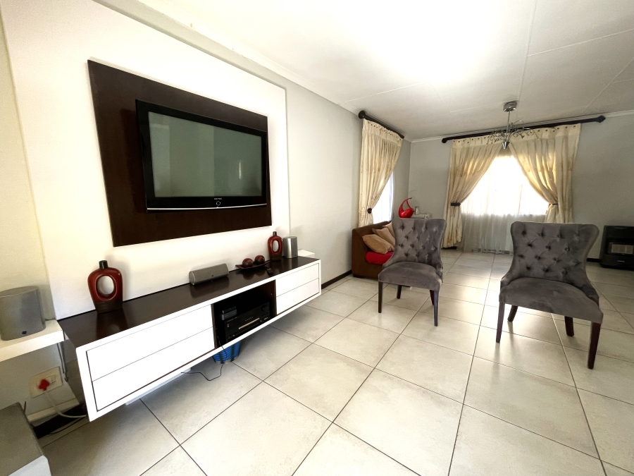 3 Bedroom Property for Sale in Halfway Gardens Gauteng