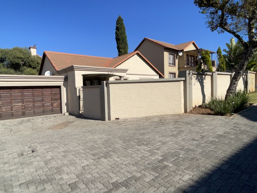 3 Bedroom Property for Sale in Halfway Gardens Gauteng